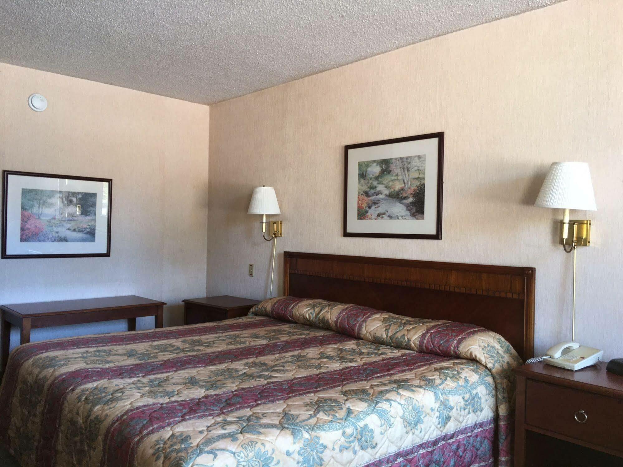 Landmark Inn Hartsville Dış mekan fotoğraf