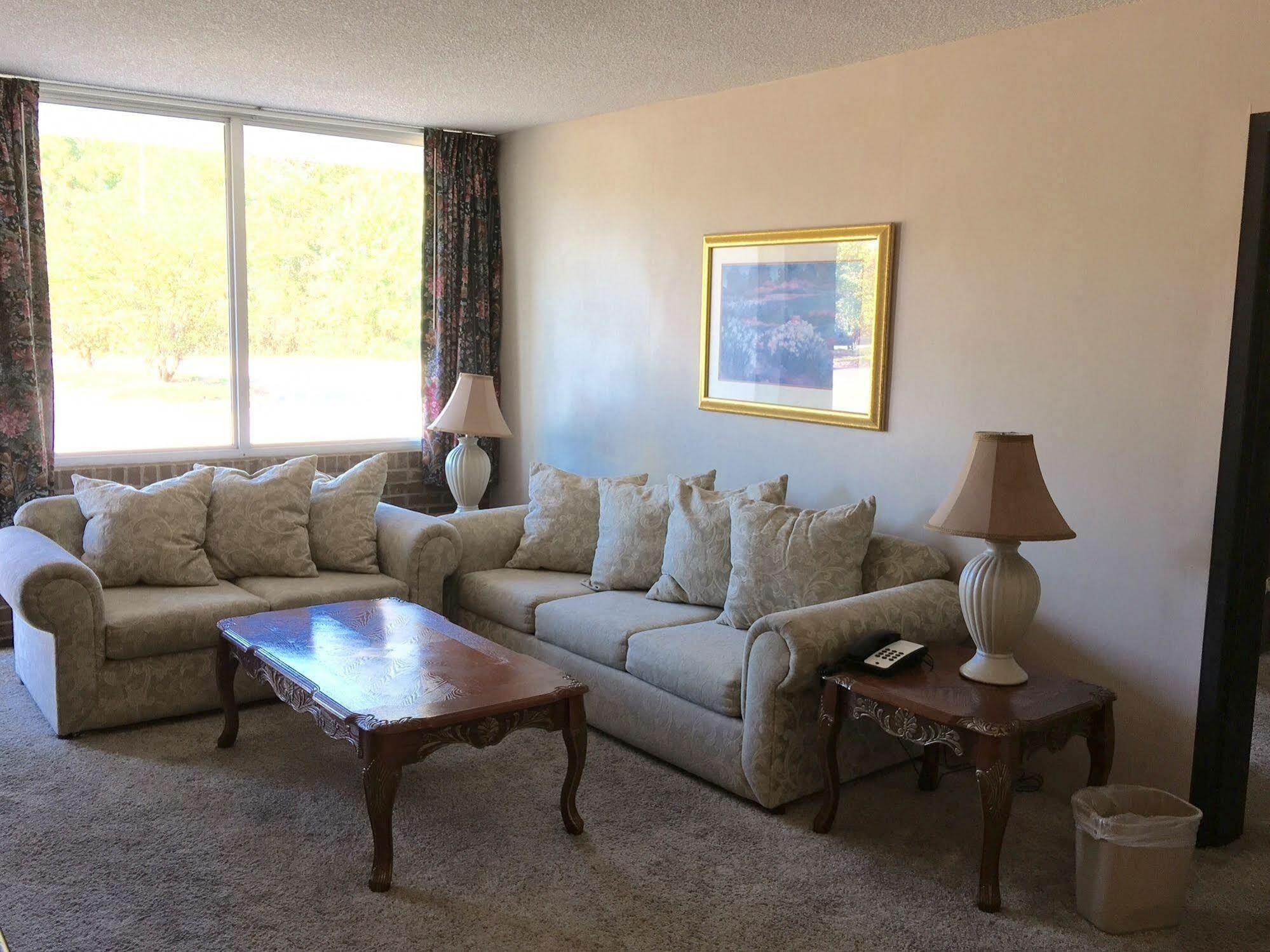Landmark Inn Hartsville Dış mekan fotoğraf