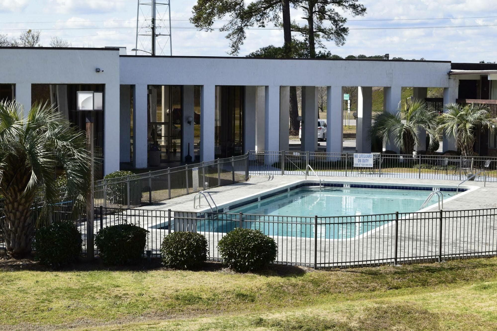 Landmark Inn Hartsville Dış mekan fotoğraf